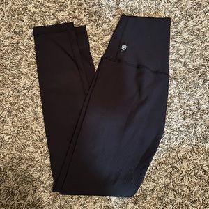 Born primitive limitless leggings and matching top